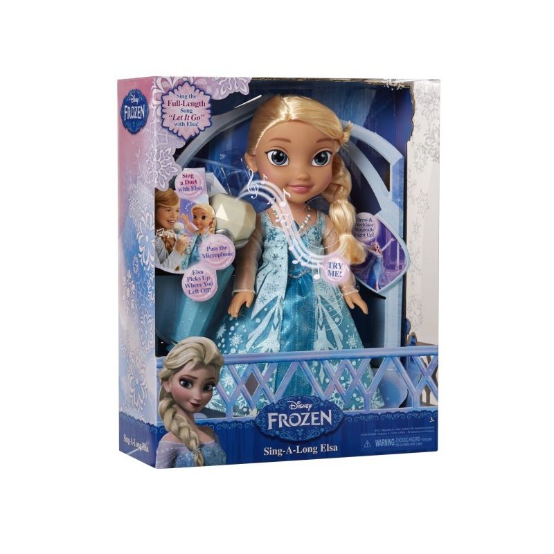 Im Elsa Chantante Avec Son Micro